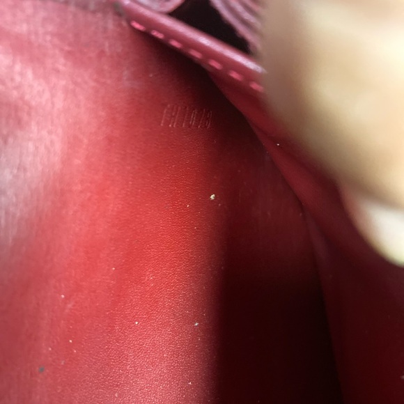 Authentic LV Louis Vuitton Red Vernis Long Wallet - Picture 15 of 16